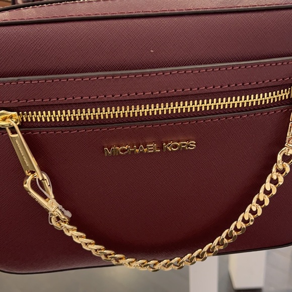 Michael Kors Jet Set Item Large East West Zip Chain Merlot Crossbody Bag
leather - Picture 9 of 16